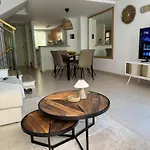 Avocadohome Vila *