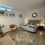 Avocadohome Vila *
