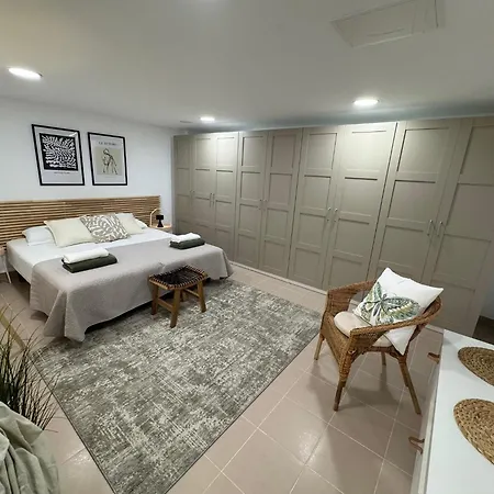 Avocadohome Vila *